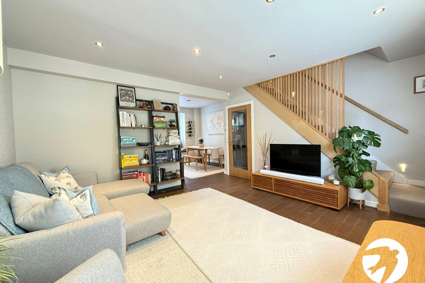 2 bedroom property for sale in London | Robinson Jackson
