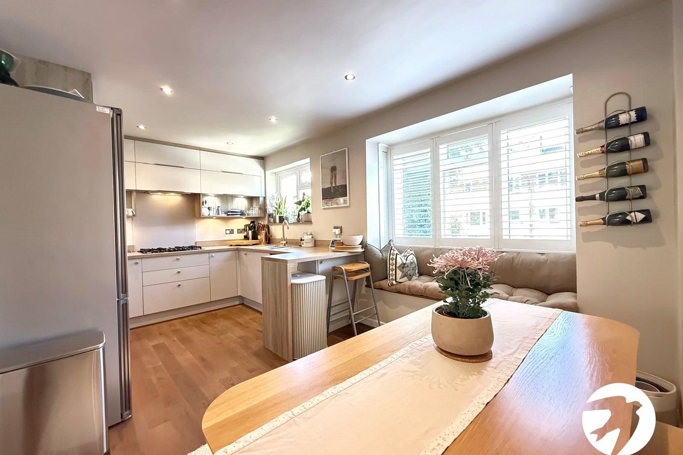 2 bedroom property for sale in London | Robinson Jackson