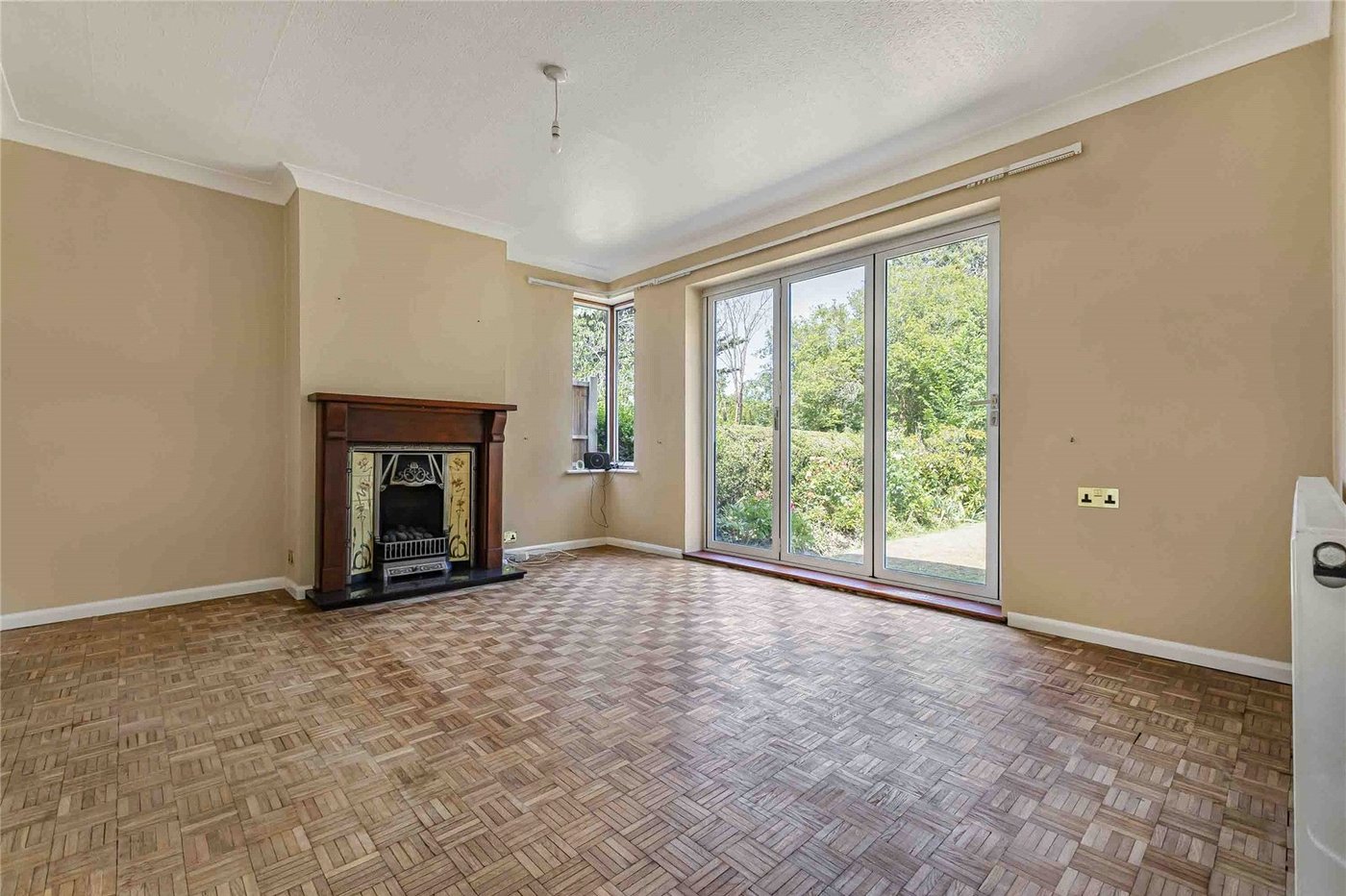 3 bedroom bungalow for sale in Rochester | Robinson Michael & Jackson