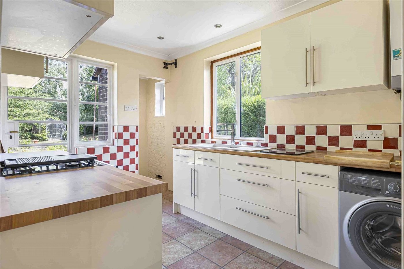 3 bedroom bungalow for sale in Rochester | Robinson Michael & Jackson