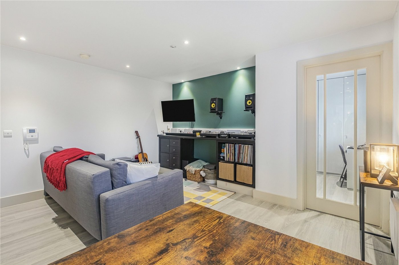 1 bedroom property for sale in 20 Lingfield Crescent | Robinson Jackson