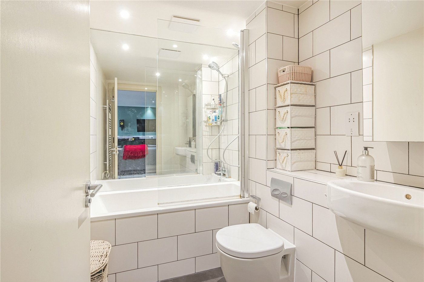 1 bedroom property for sale in 20 Lingfield Crescent | Robinson Jackson