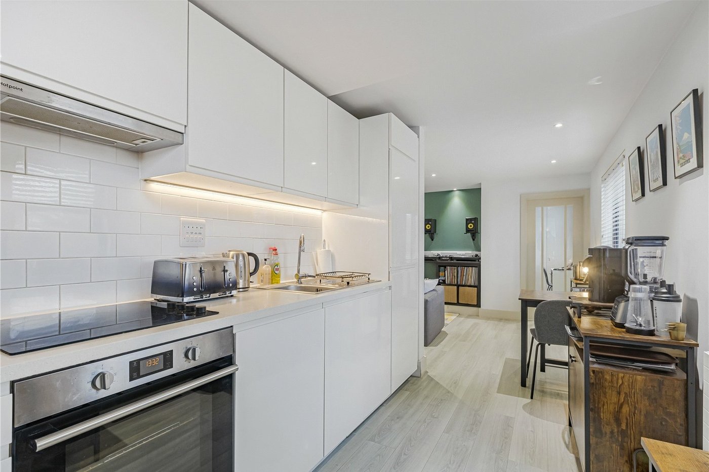 1 bedroom property for sale in 20 Lingfield Crescent | Robinson Jackson