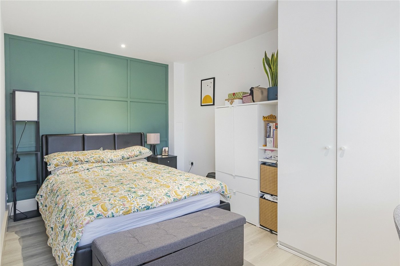 1 bedroom property for sale in 20 Lingfield Crescent | Robinson Jackson