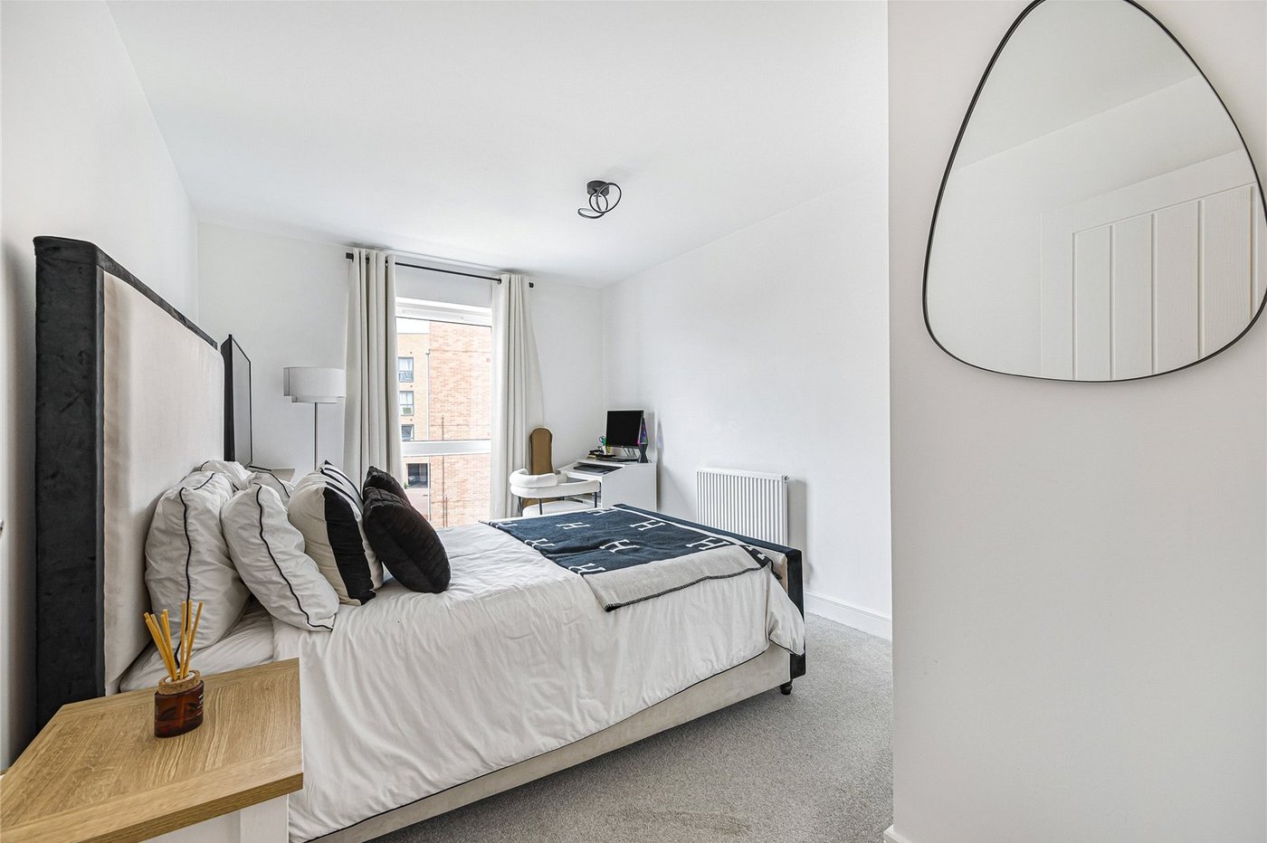 2 bedroom property for sale in Castle Hill | Robinson Jackson