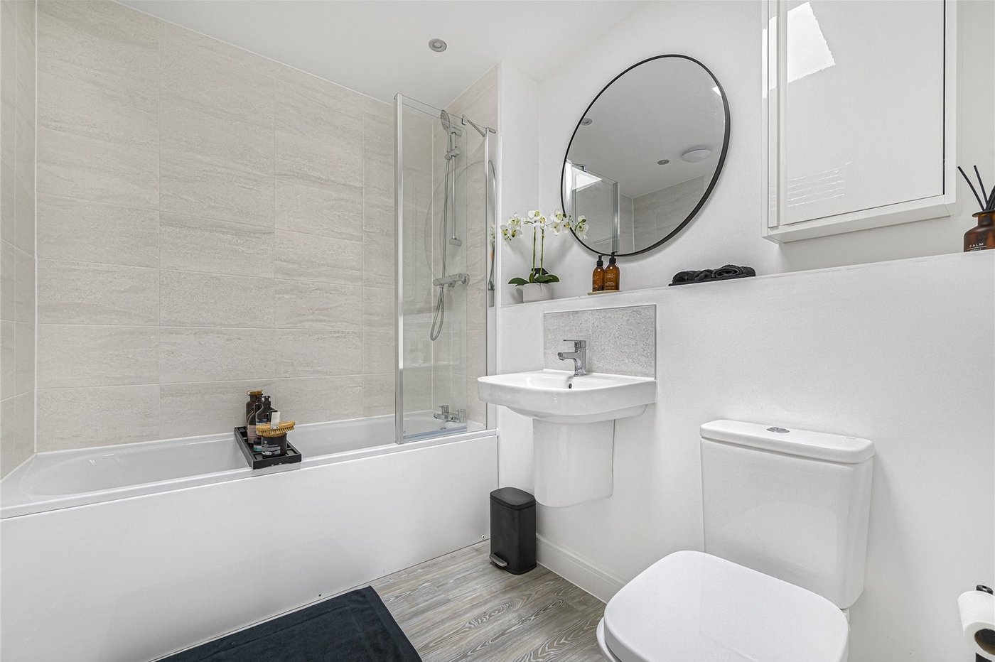 2 bedroom property for sale in Castle Hill | Robinson Jackson