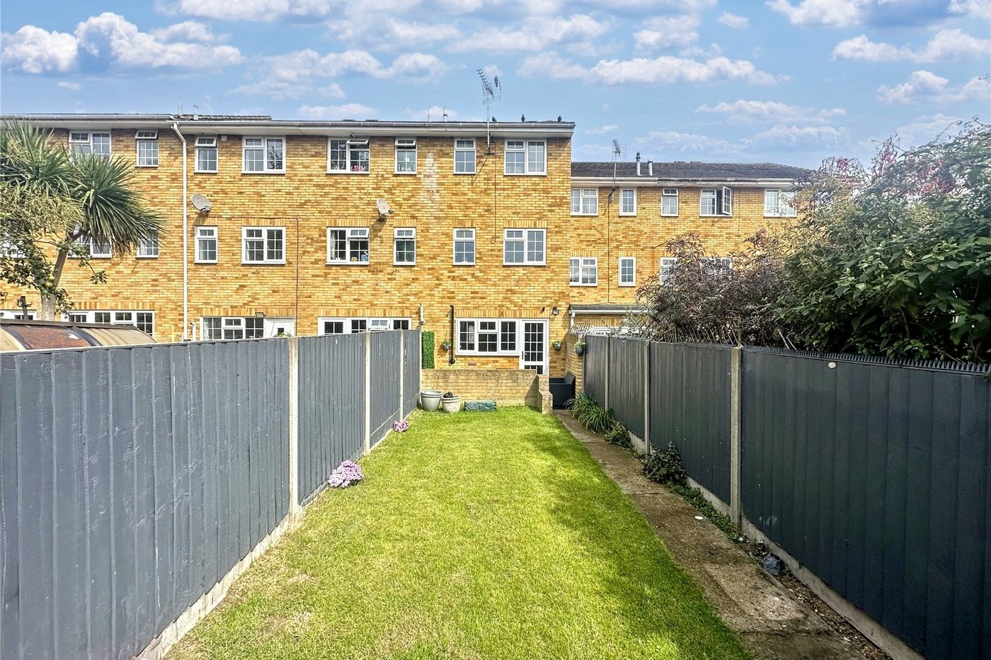 4 bedroom property for sale in Rainham | Robinson Michael & Jackson