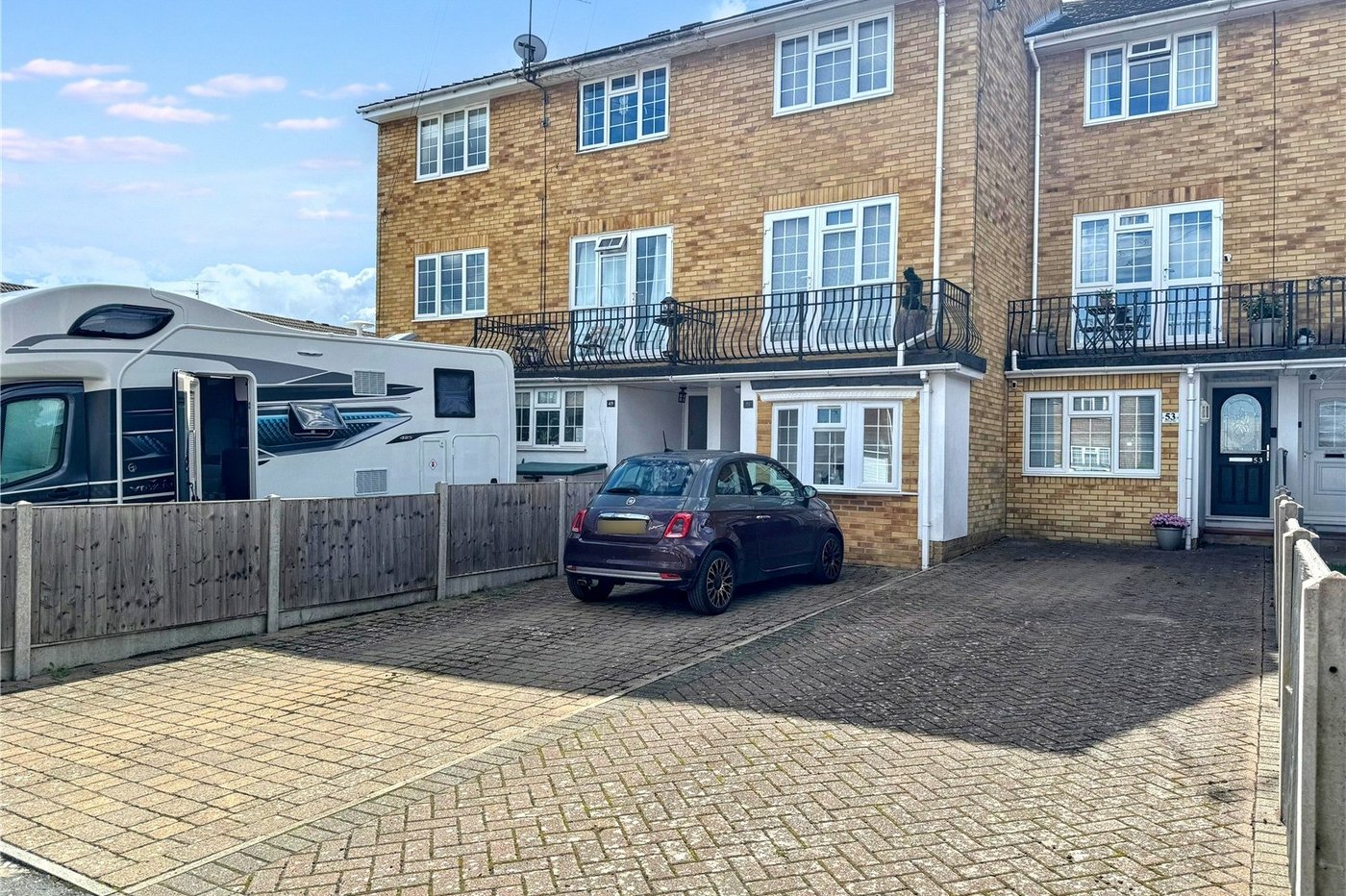 4 bedroom property for sale in Rainham | Robinson Michael & Jackson