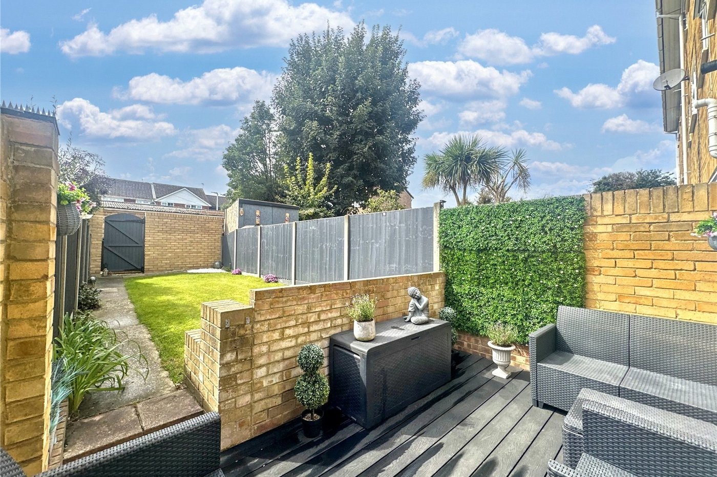 4 bedroom property for sale in Rainham | Robinson Michael & Jackson