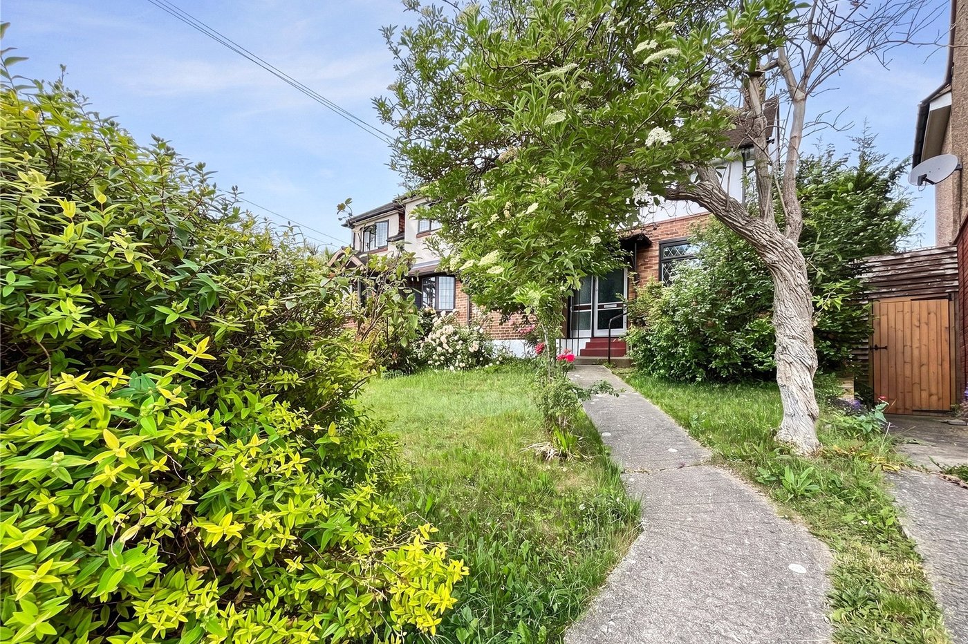 2 bedroom house for sale in Davis Estate | Robinson Michael & Jackson