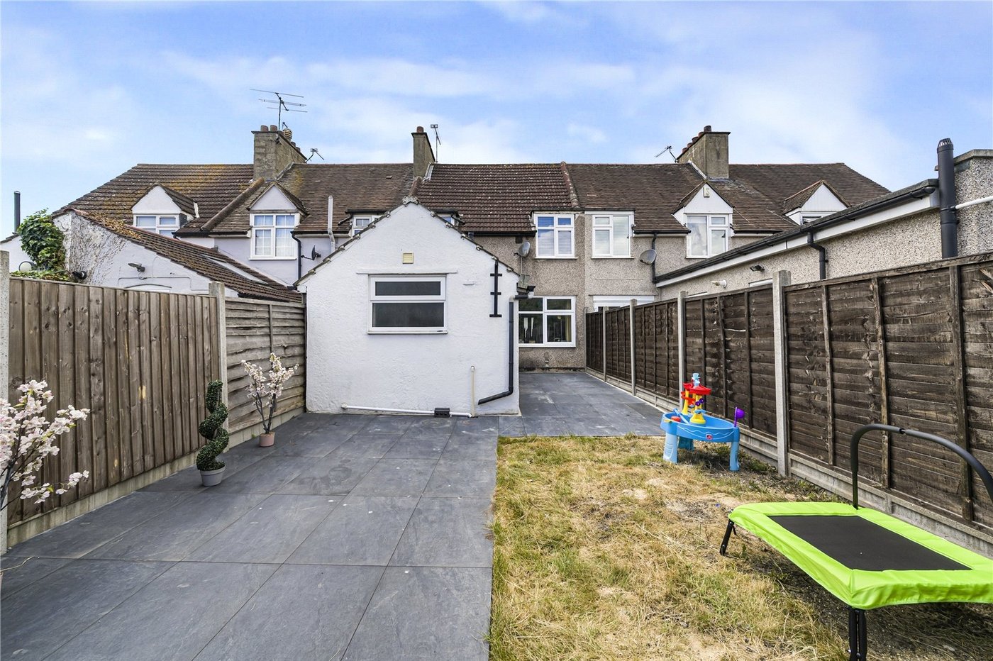 3 bedroom house for sale in Crayford | Robinson Jackson