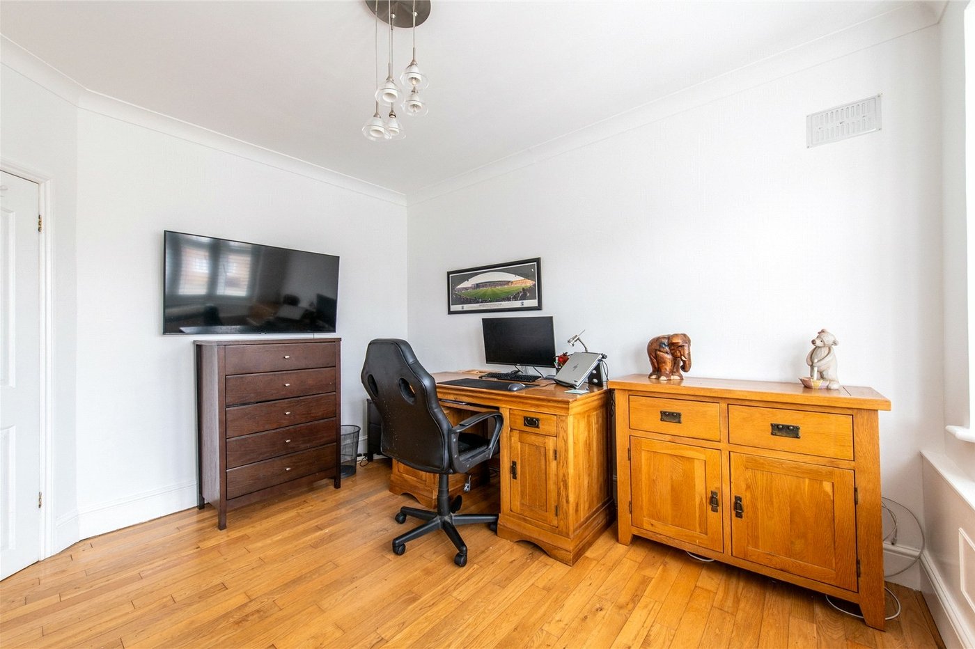 4 bedroom property for sale in Rainham | Robinson Michael & Jackson