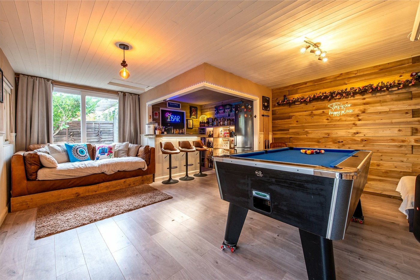 4 bedroom property for sale in Rainham | Robinson Michael & Jackson