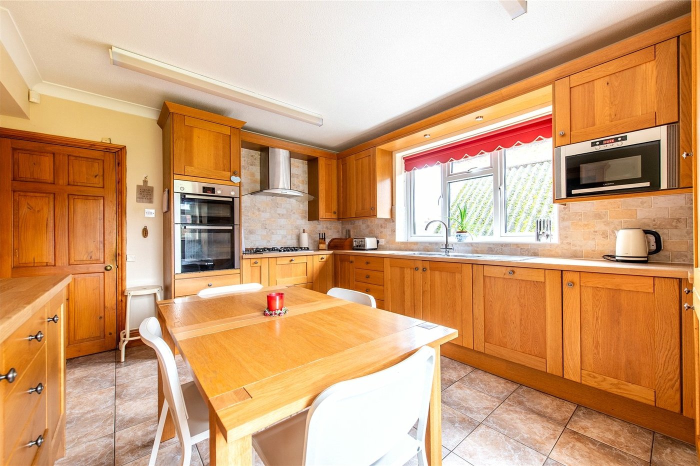 4 bedroom house for sale in Rainham | Robinson Michael & Jackson