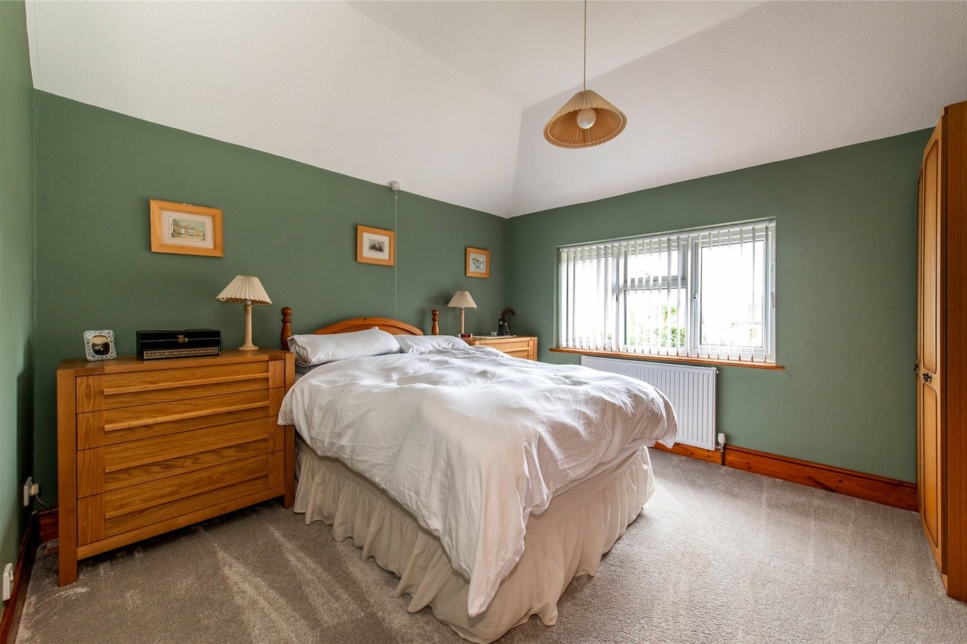 4 bedroom house for sale in Rainham | Robinson Michael & Jackson