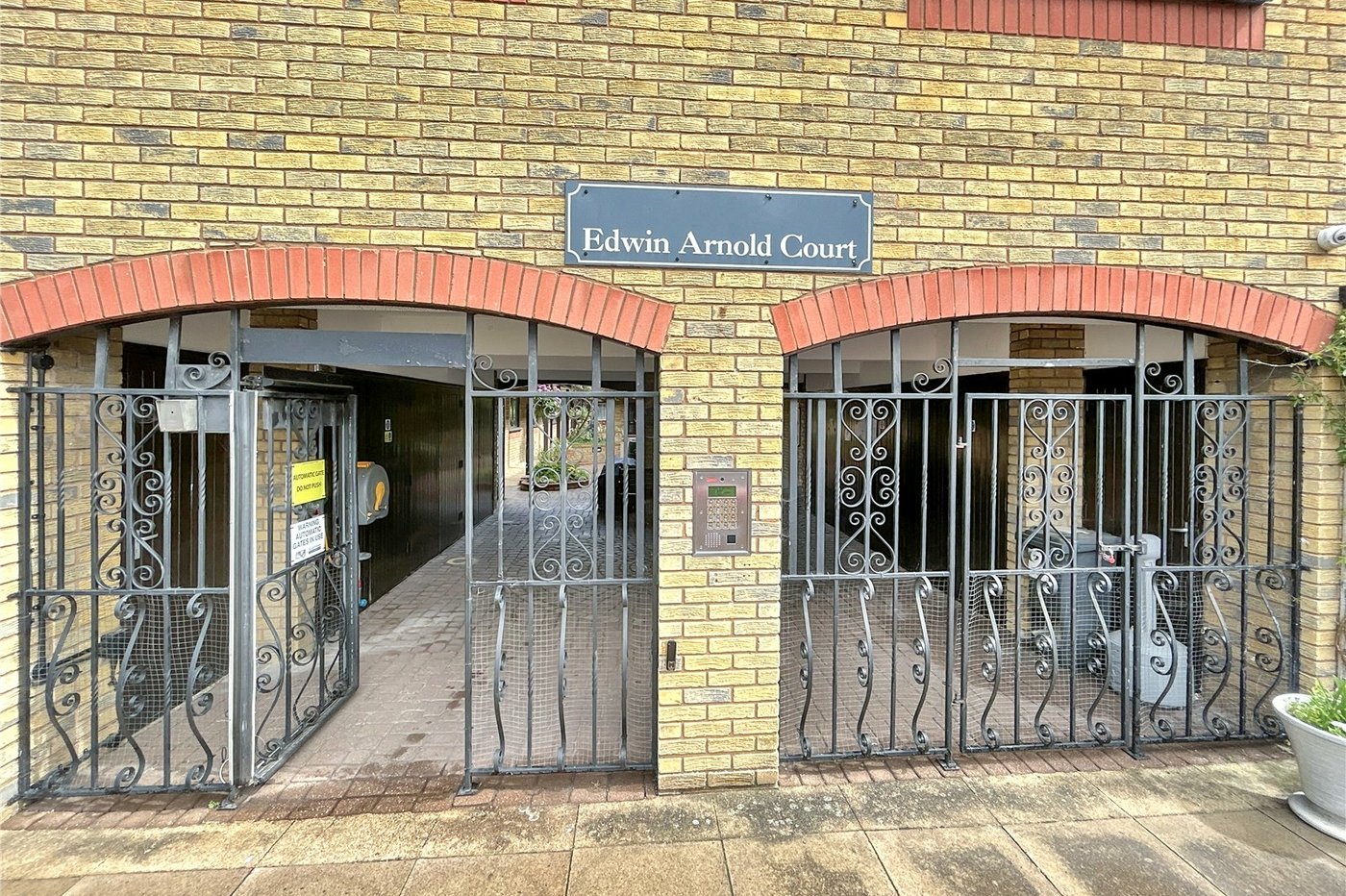 2 bedroom property for sale in Sidcup | Robinson Jackson