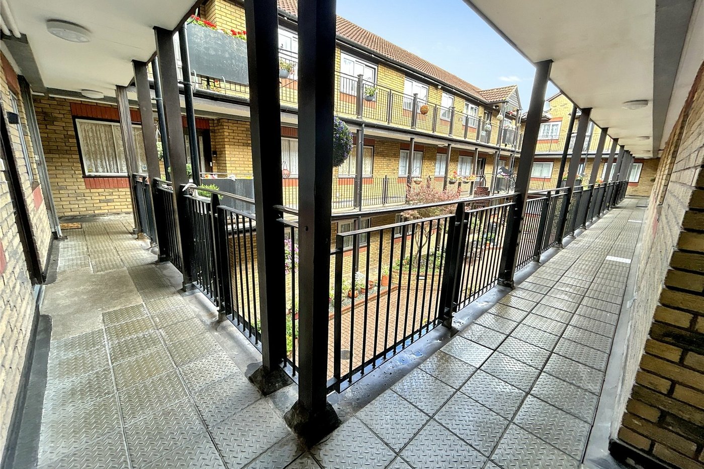 2 bedroom property for sale in Sidcup | Robinson Jackson