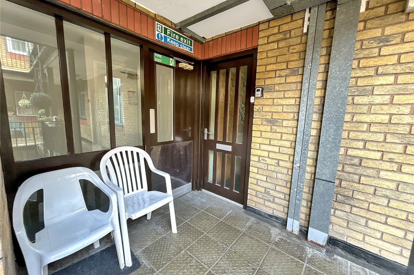 2 bedroom property for sale in Sidcup | Robinson Jackson