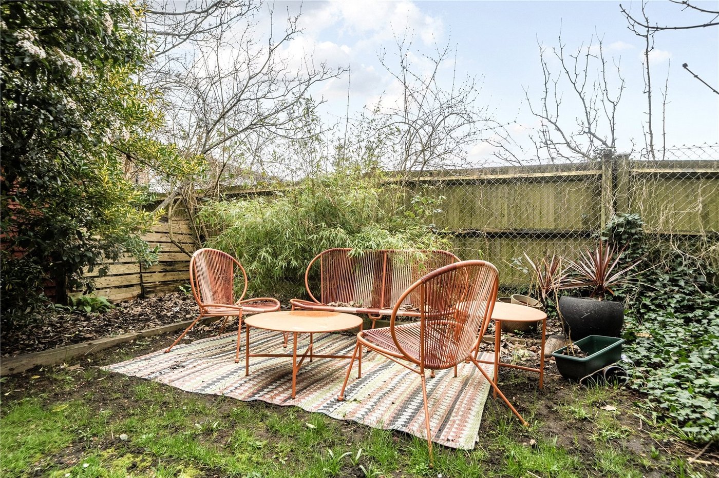 2 bedroom property for sale in Oakfield Road | Robinson Jackson