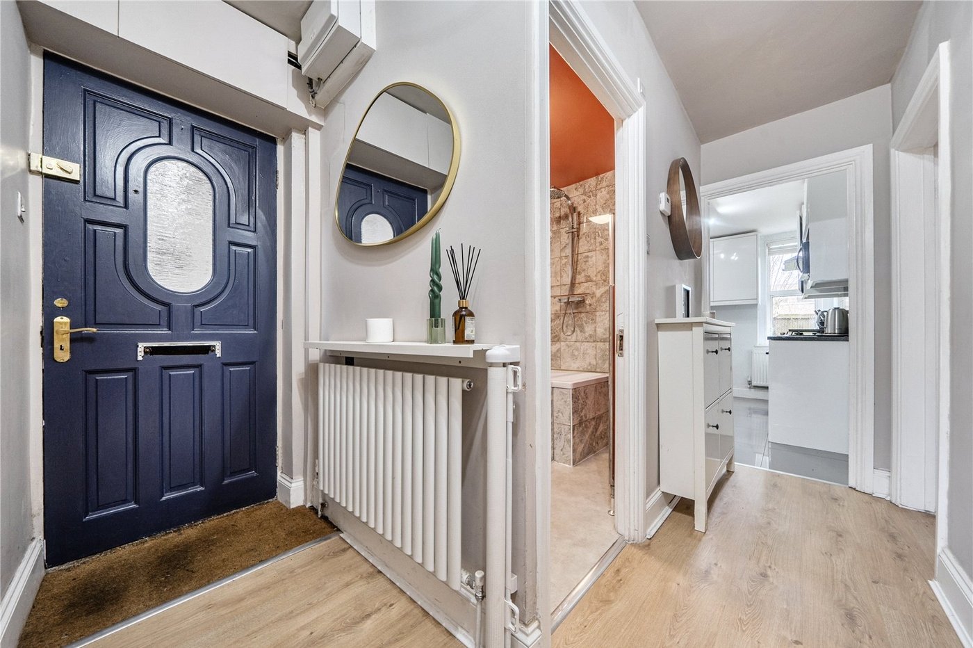 2 bedroom property for sale in Oakfield Road | Robinson Jackson