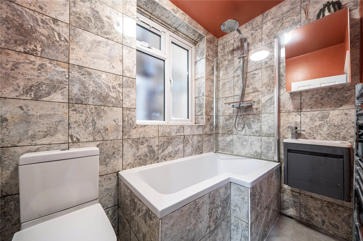 2 bedroom property for sale in Oakfield Road | Robinson Jackson