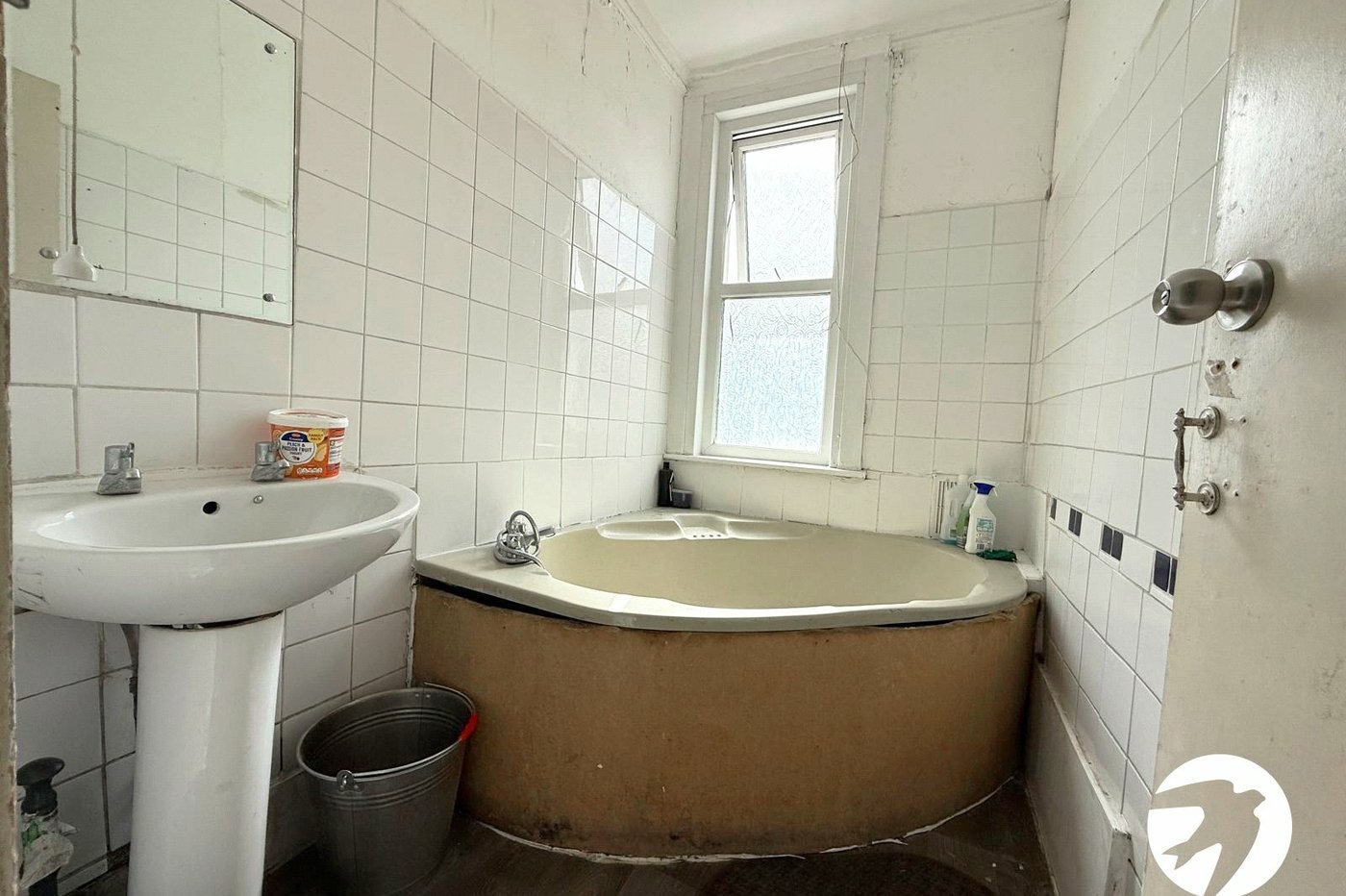 3 bedroom house for sale in London | Robinson Jackson