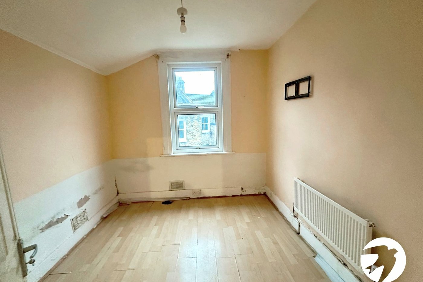 3 bedroom house for sale in London | Robinson Jackson