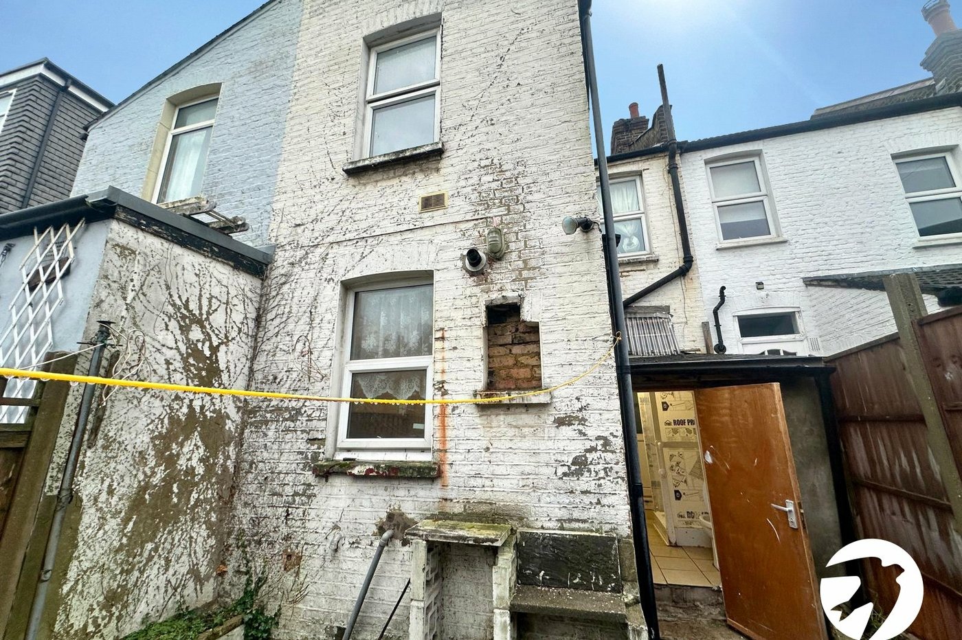 3 bedroom house for sale in London | Robinson Jackson