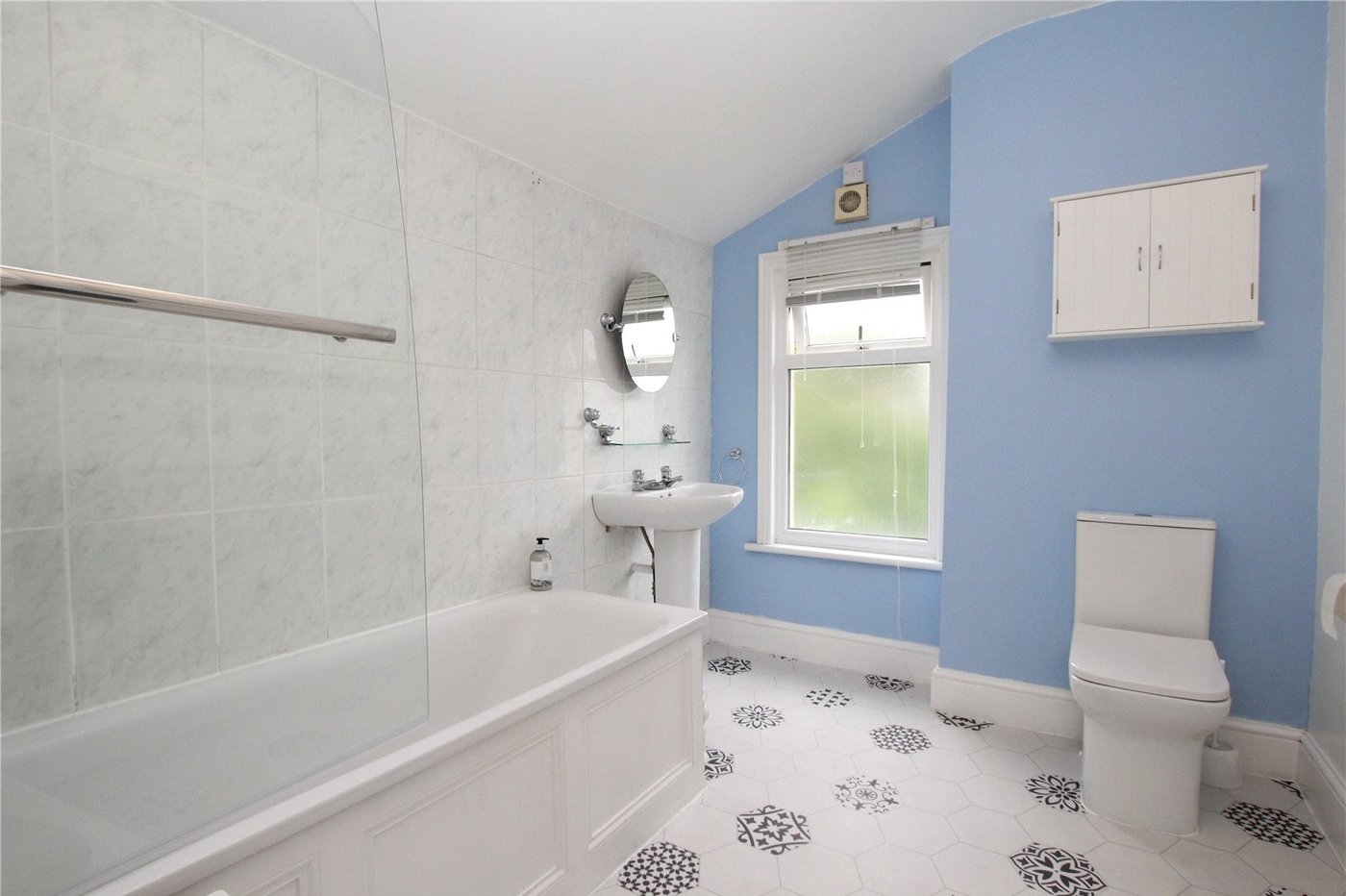 2 bedroom house for sale in Plumstead Common | Robinson Jackson