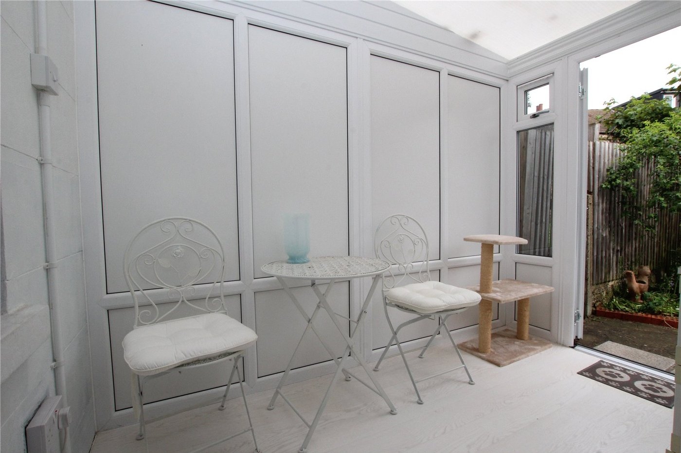 2 bedroom house for sale in Plumstead Common | Robinson Jackson