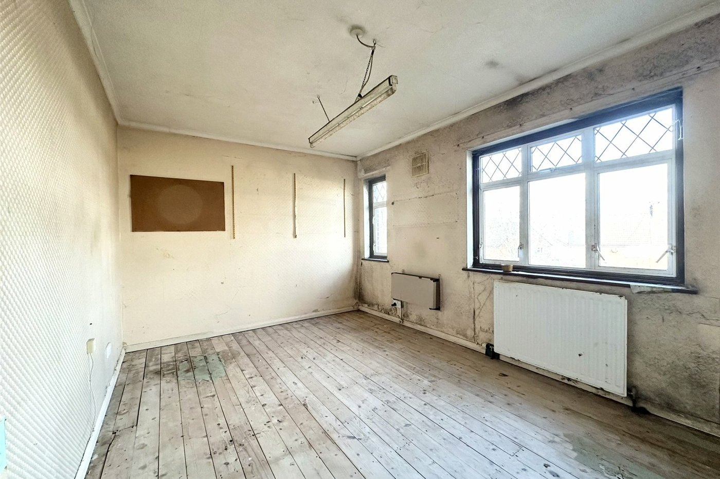 3 bedroom house for sale in Swanscombe | Robinson Jackson