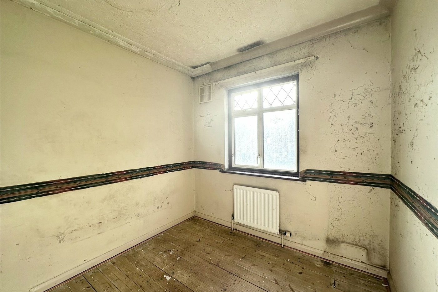 3 bedroom house for sale in Swanscombe | Robinson Jackson