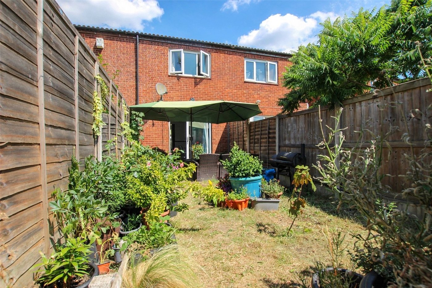 2 bedroom house for sale in Thamesmead | Robinson Jackson