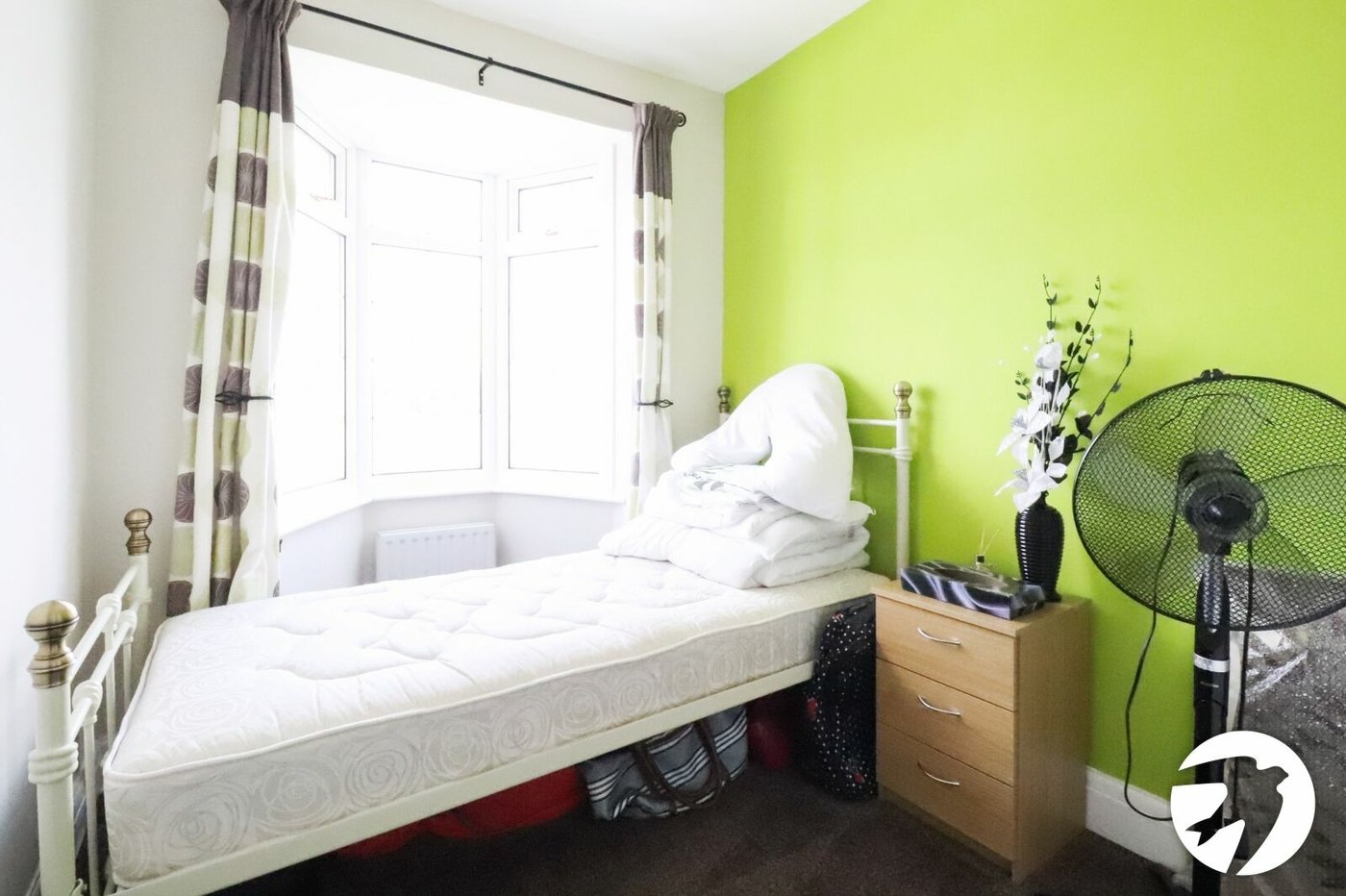 3 bedroom house for sale in London | Robinson Jackson