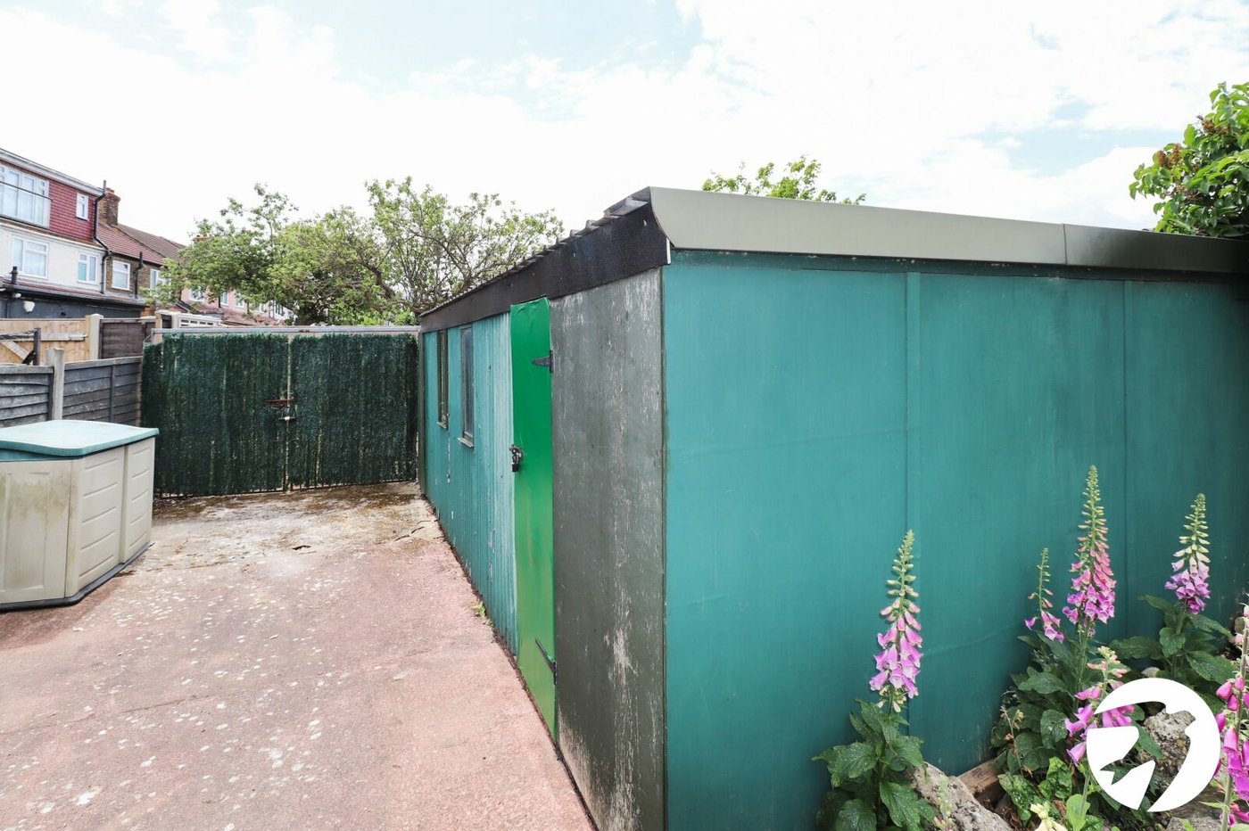 3 bedroom house for sale in London | Robinson Jackson