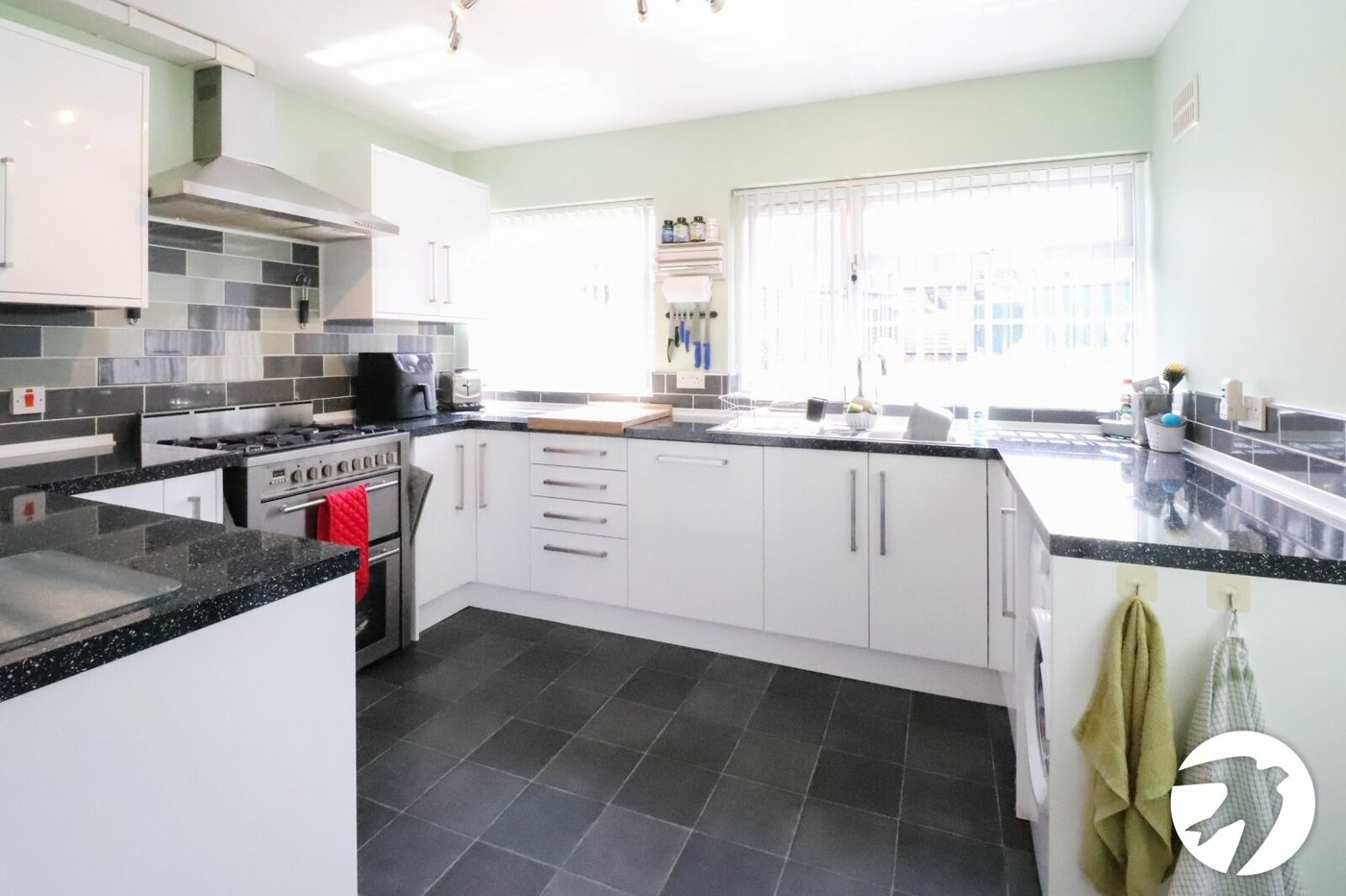 3 bedroom house for sale in London | Robinson Jackson