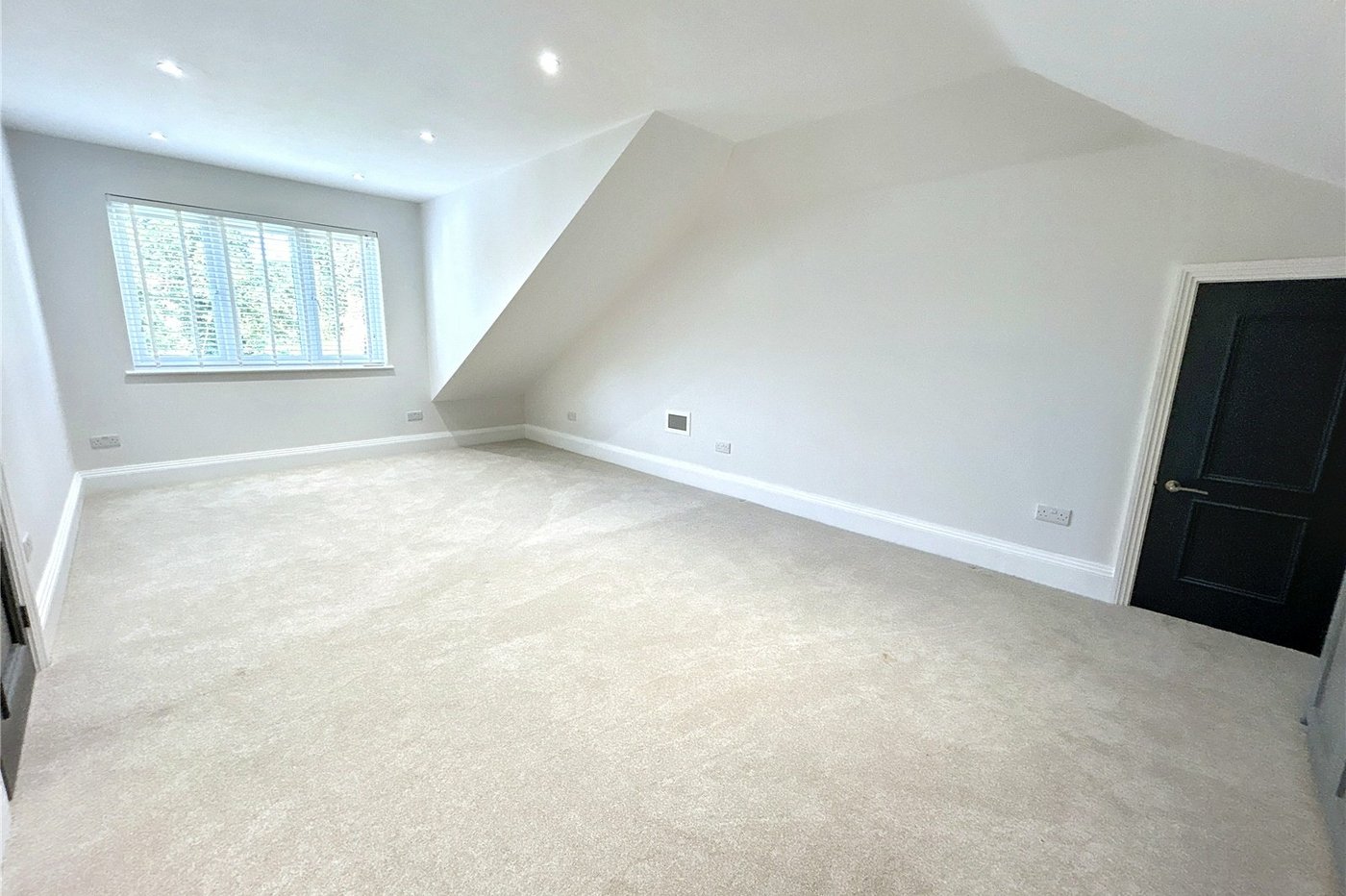 4 bedroom bungalow for sale in Sidcup | Robinson Jackson