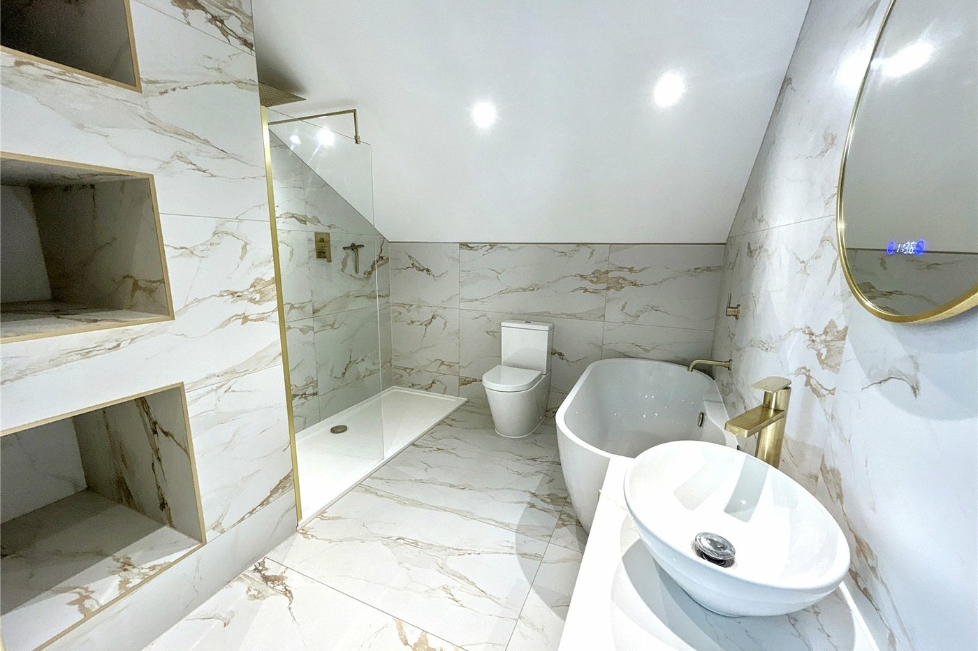 4 bedroom bungalow for sale in Sidcup | Robinson Jackson