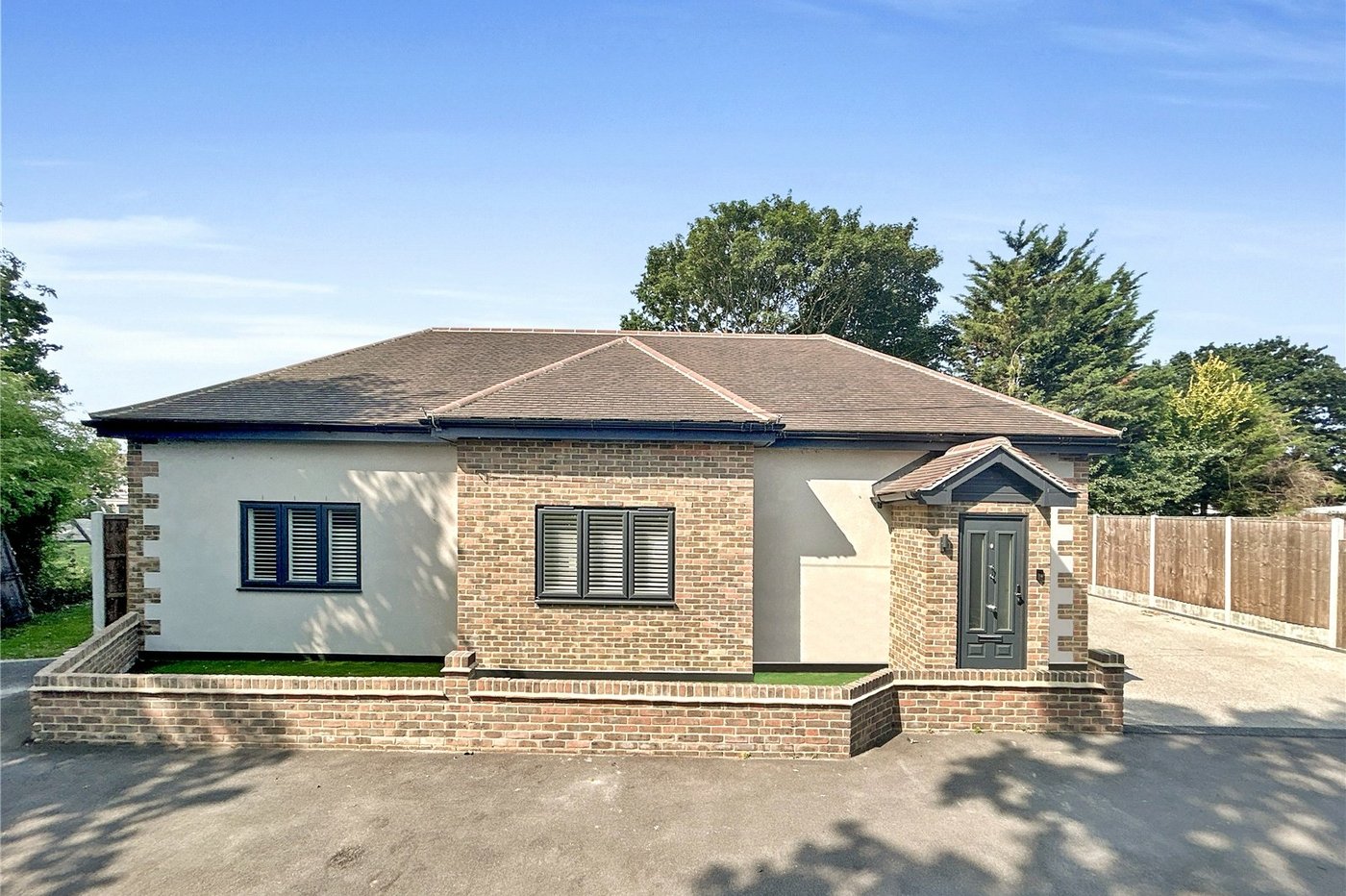 4 bedroom bungalow for sale in Sidcup | Robinson Jackson