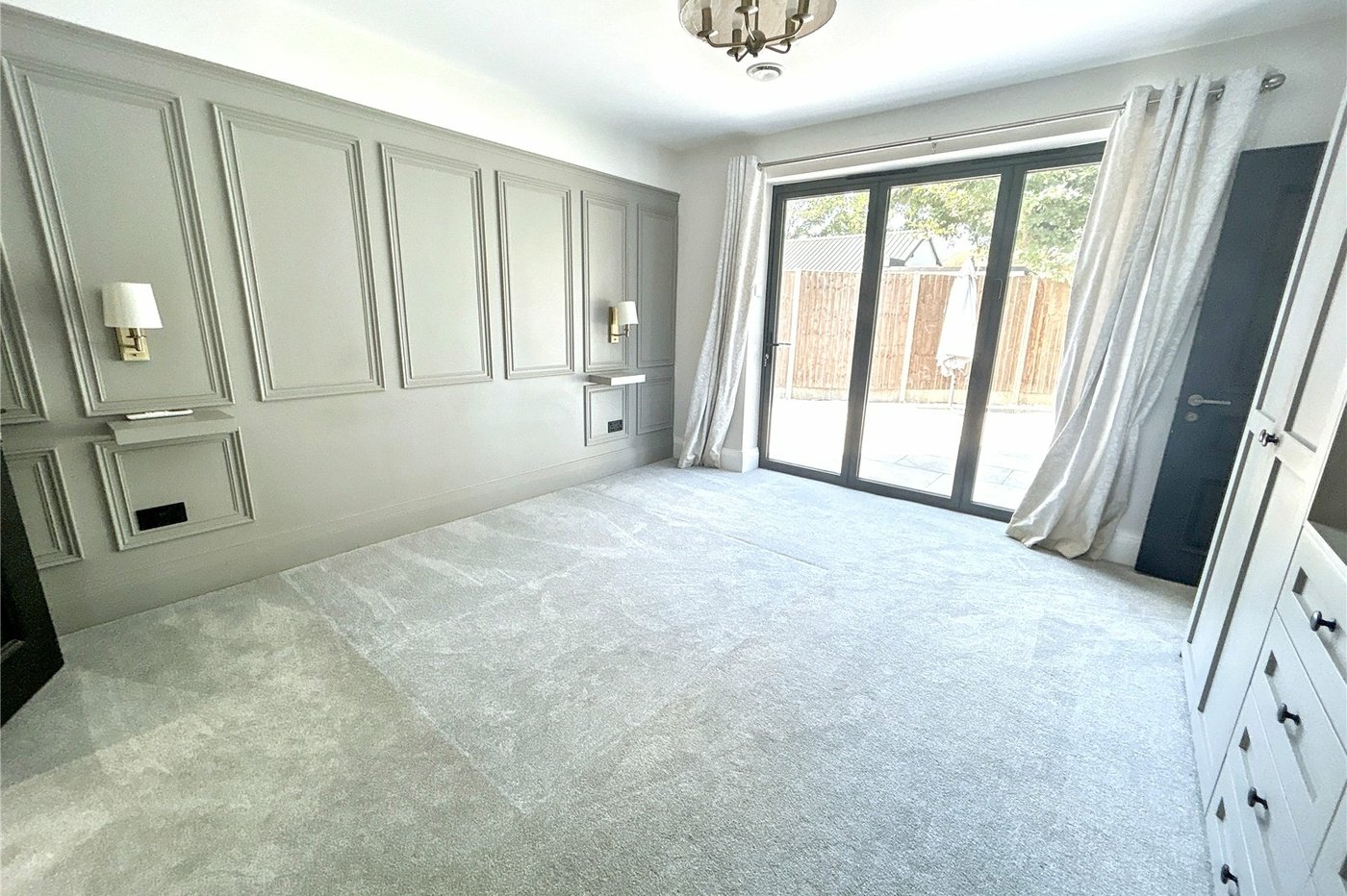 4 bedroom bungalow for sale in Sidcup | Robinson Jackson