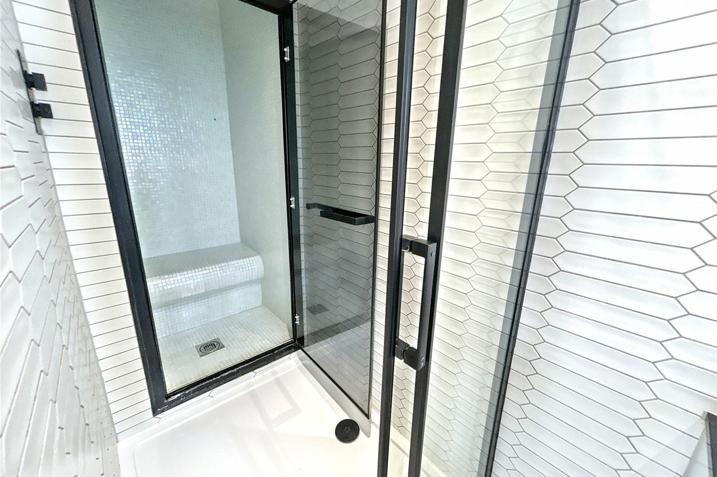 4 bedroom bungalow for sale in Sidcup | Robinson Jackson