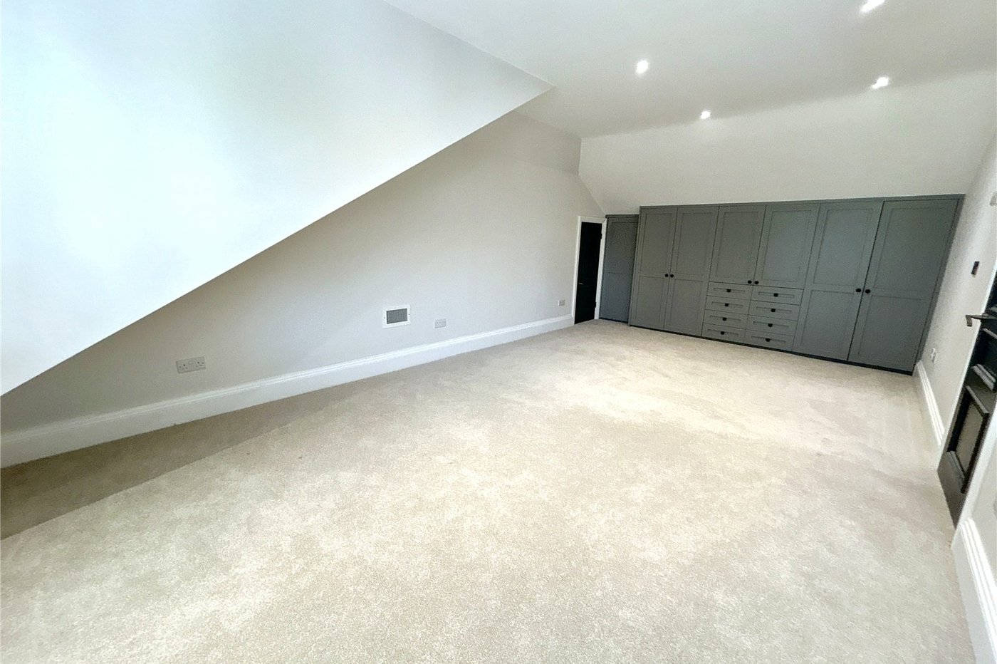 4 bedroom bungalow for sale in Sidcup | Robinson Jackson