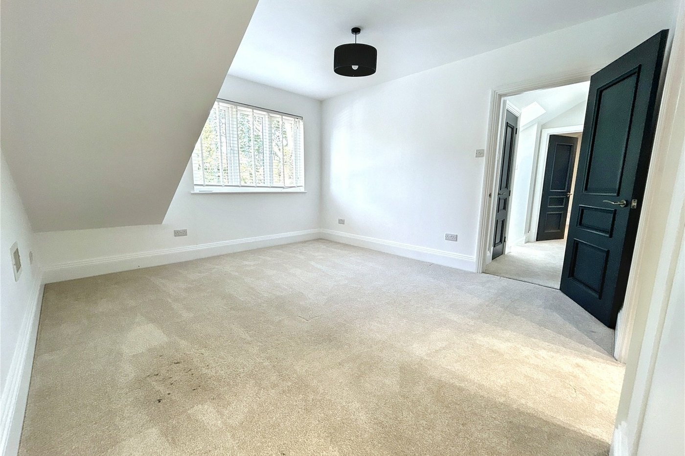 4 bedroom bungalow for sale in Sidcup | Robinson Jackson