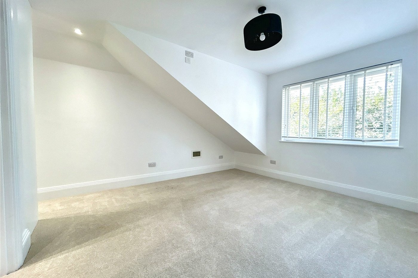 4 bedroom bungalow for sale in Sidcup | Robinson Jackson