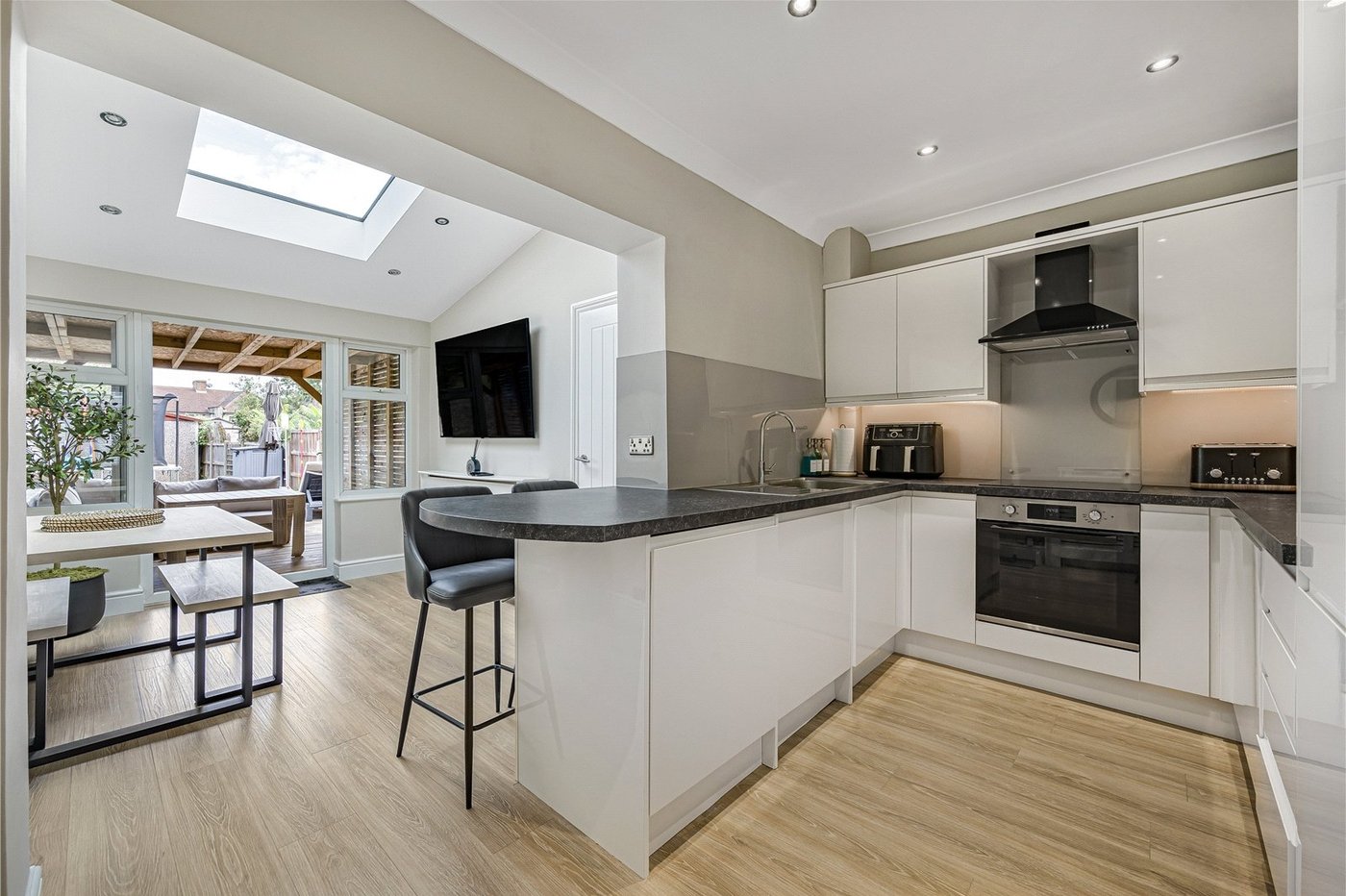2 bedroom house for sale in Sidcup | Robinson Jackson