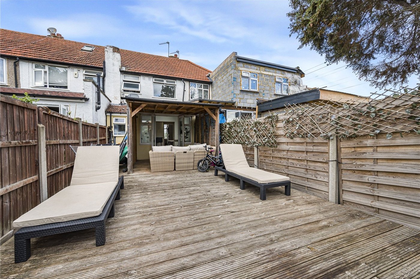 2 bedroom house for sale in Sidcup | Robinson Jackson