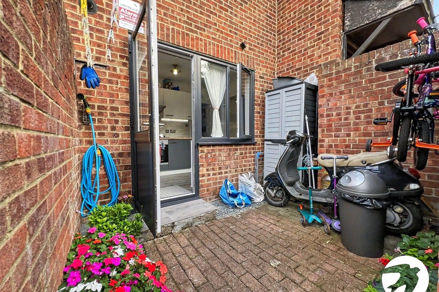 2 bedroom house for sale in White Road | Robinson Michael & Jackson