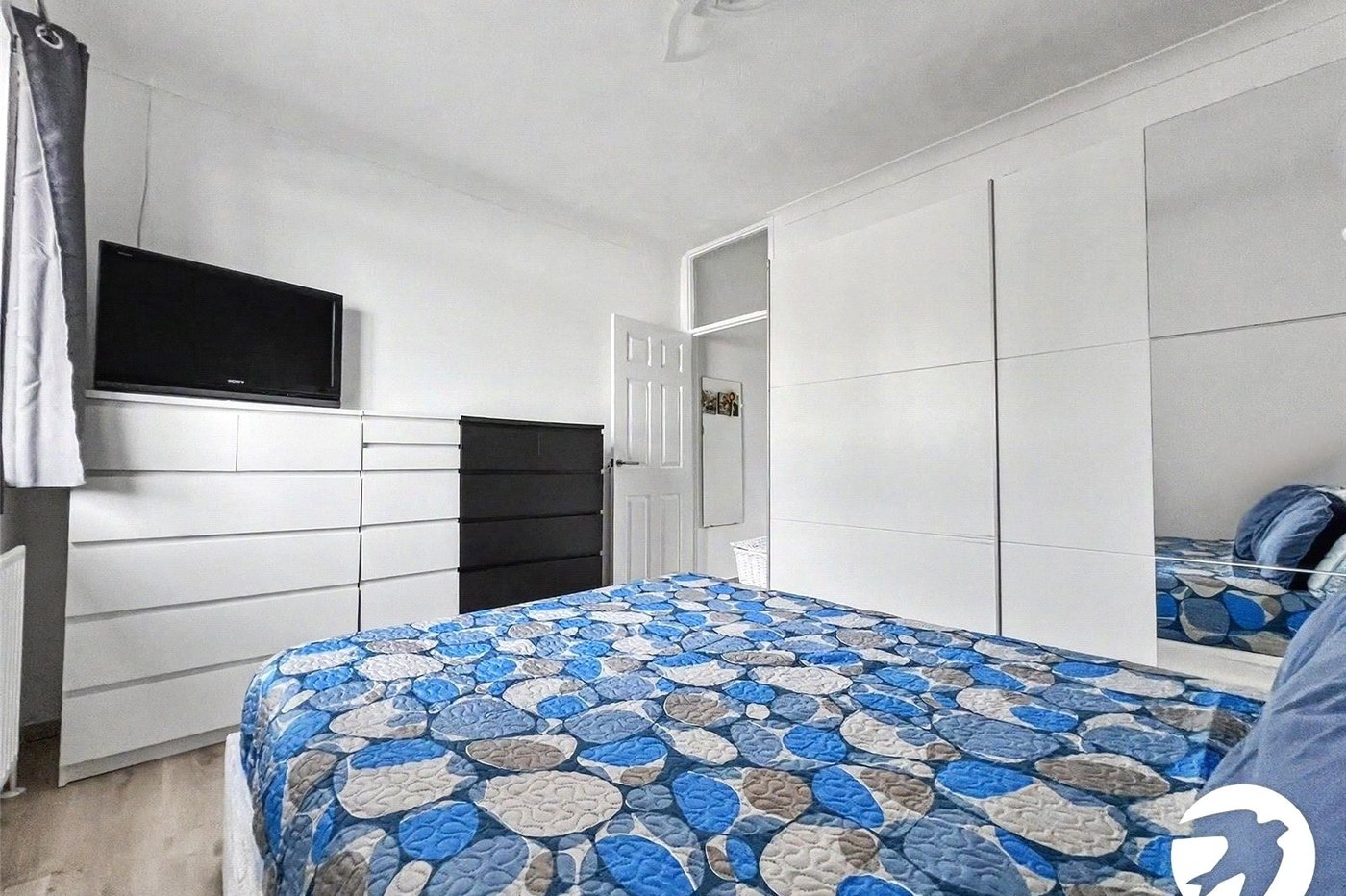 2 bedroom house for sale in White Road | Robinson Michael & Jackson