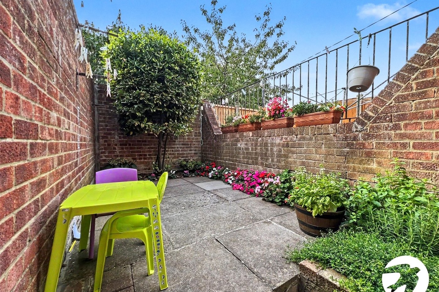 2 bedroom house for sale in White Road | Robinson Michael & Jackson