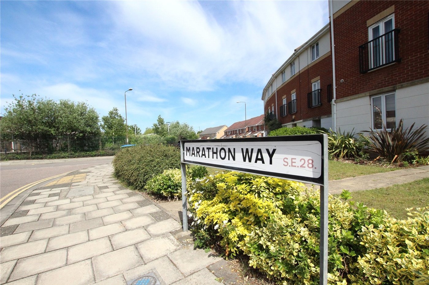 3 bedroom house for sale in Thamesmead | Robinson Jackson